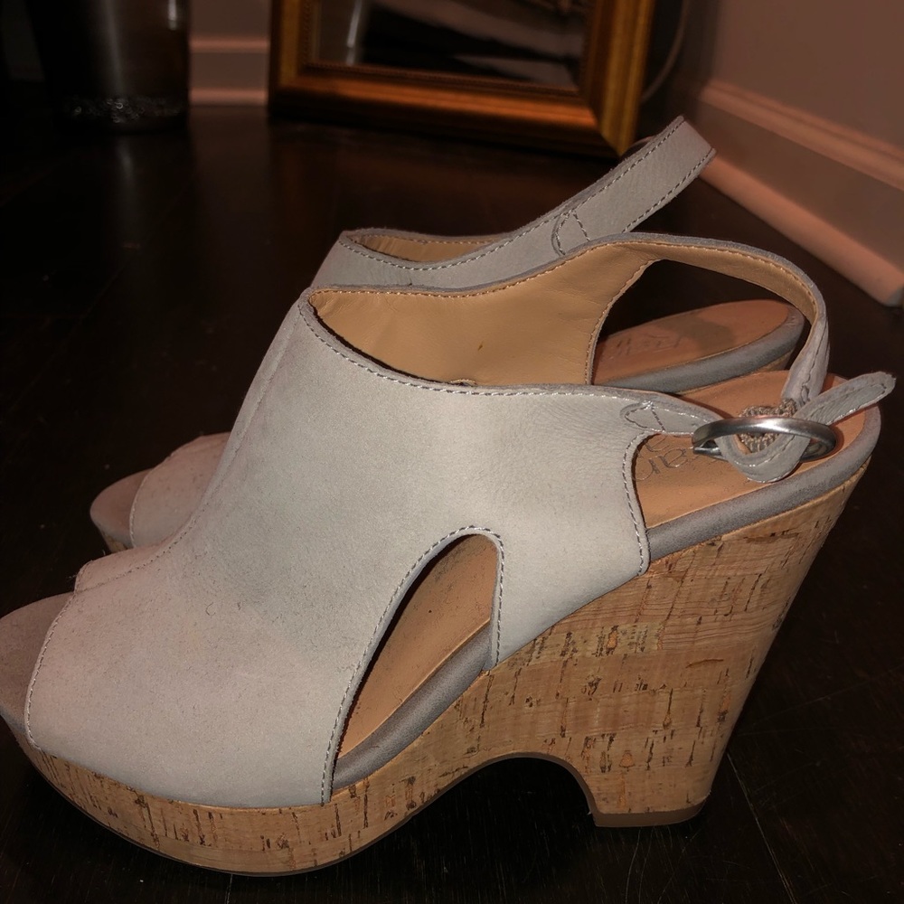 Gray wedges